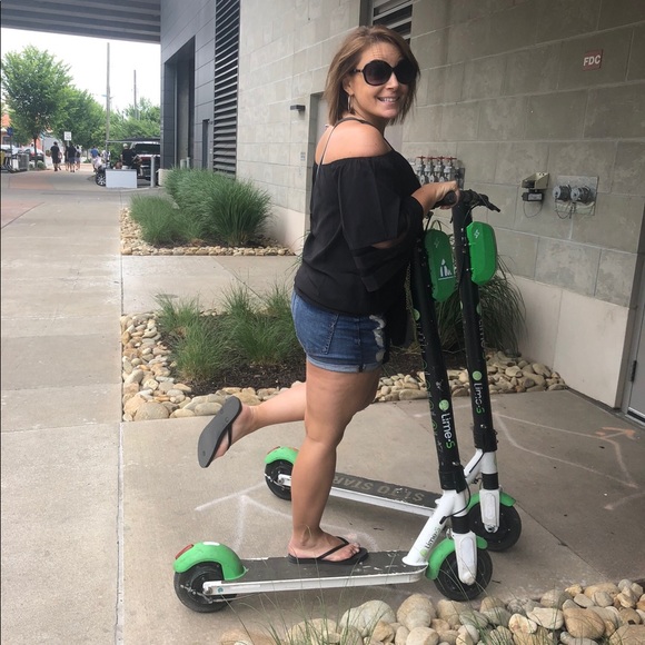 Meet your Posher, Claudia - Picture 3 of 4